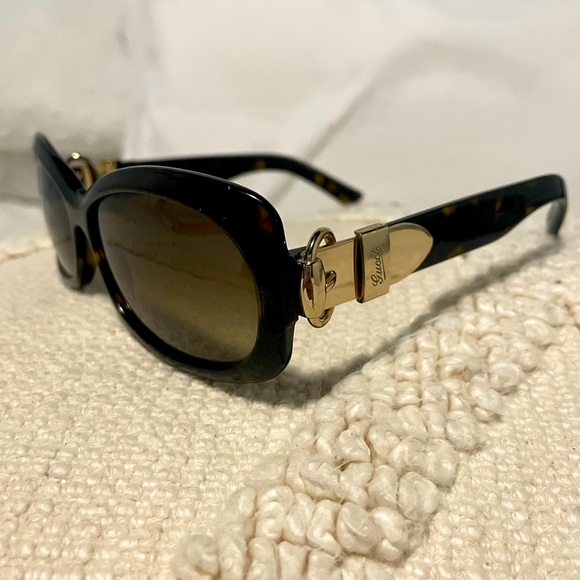 Vintage Gucci sunglasss - Picture 1 of 4